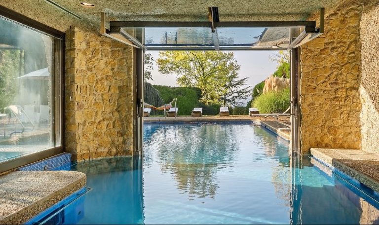 طراحی جذاب استخر