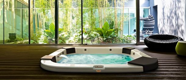 همه چیز درباره جکوزی: از مزایا تا نگهداری